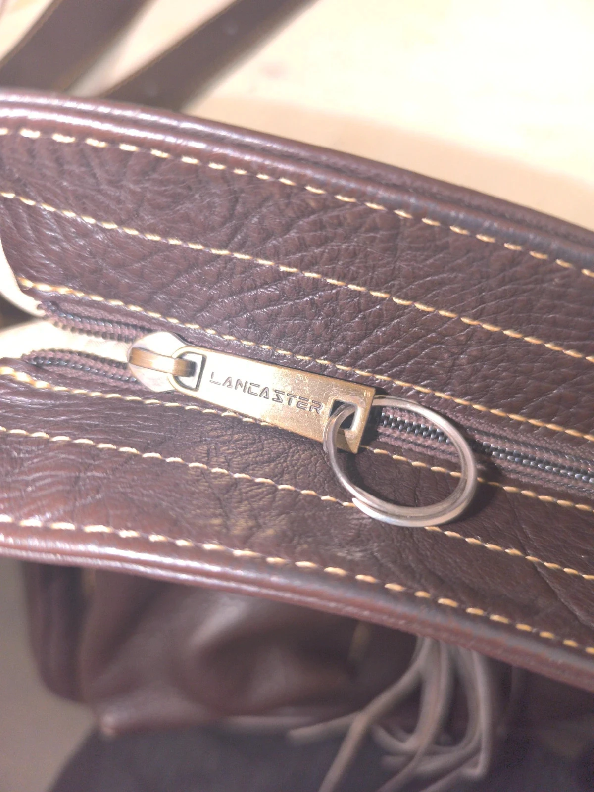 Bolsa transversal Lancaster Paris em couro genuíno marrom Made in France – photo 10